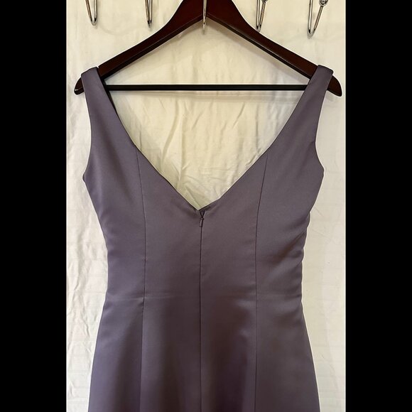 Simple, yet elegant Lilac Dress with Ruching - Picture 3 of 5